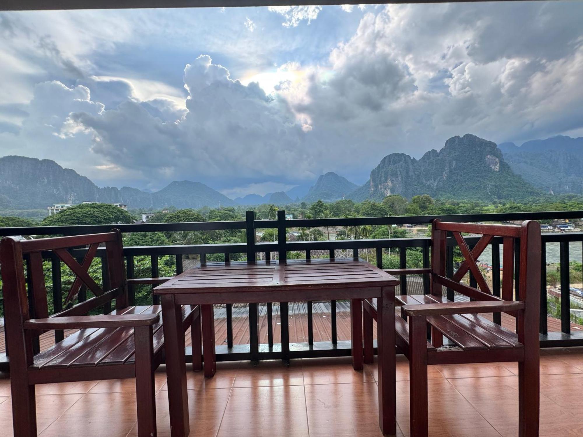 Vang Vieng Backpackers Hostel Εξωτερικό φωτογραφία